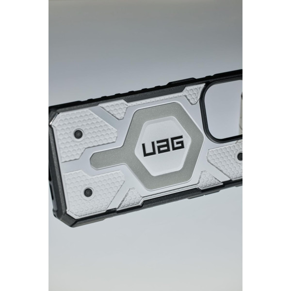 UAG Pathfinder MagSafe Clear Case iPhone 15 Pro Max